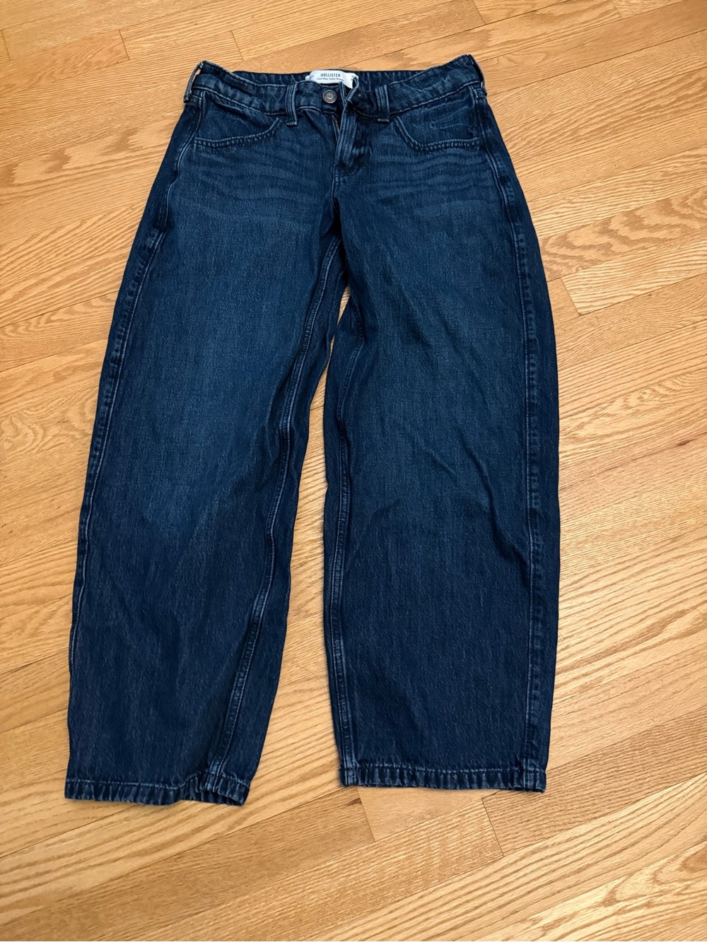 Hollister Dark Wash Low-Rise Taper Baggy Jeans 26 Short